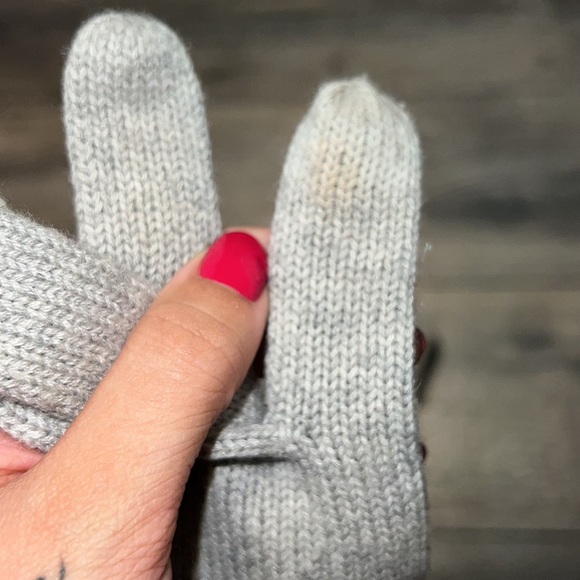 Ugg gloves - Picture 5 of 6